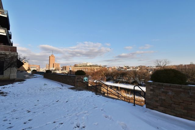 160 S River Street 311, Aurora, IL 60506