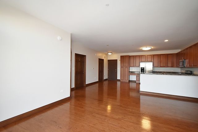 160 S River Street 311, Aurora, IL 60506