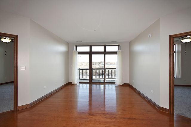 160 S River Street 311, Aurora, IL 60506