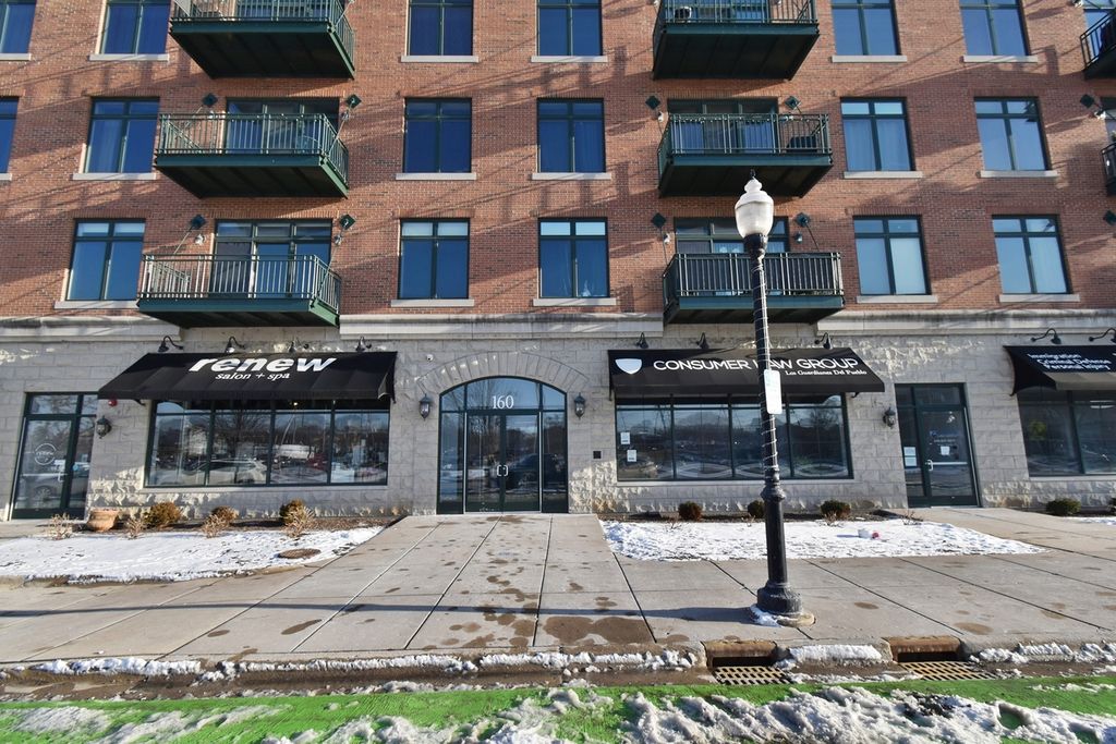 160 S River Street 311, Aurora, IL 60506