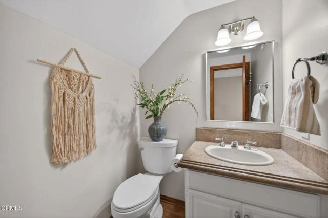 1121 N Modesto Avenue, Camarillo, CA 93010