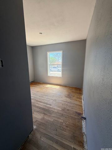 705 CRAVENS AVE, San Antonio, TX 78223