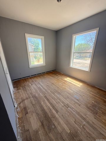 705 CRAVENS AVE, San Antonio, TX 78223