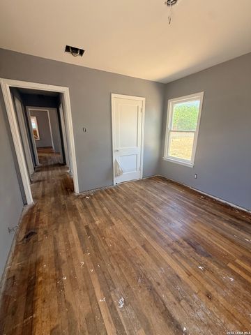 705 CRAVENS AVE, San Antonio, TX 78223