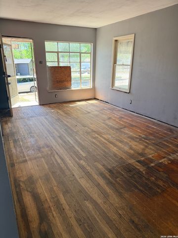 705 CRAVENS AVE, San Antonio, TX 78223