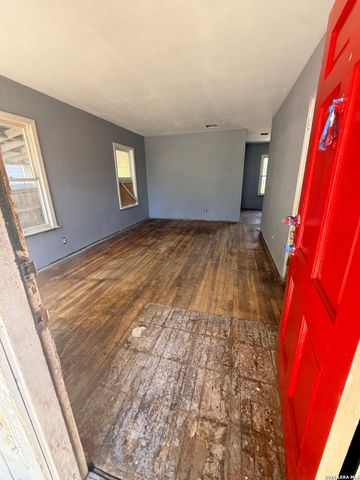 705 CRAVENS AVE, San Antonio, TX 78223