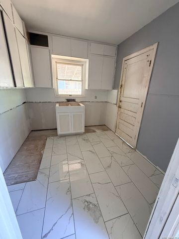 705 CRAVENS AVE, San Antonio, TX 78223