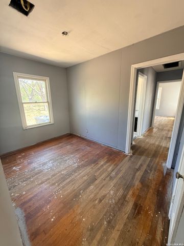 705 CRAVENS AVE, San Antonio, TX 78223