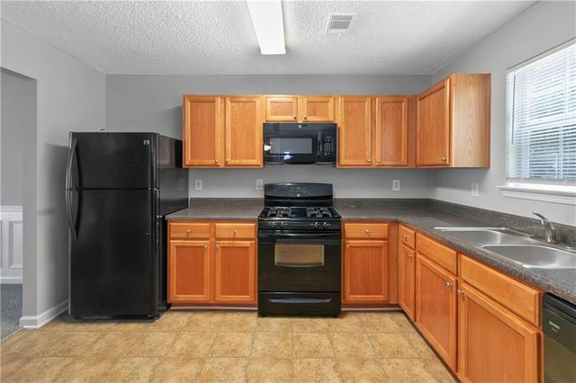 525 Barshay Drive, Covington, GA 30061