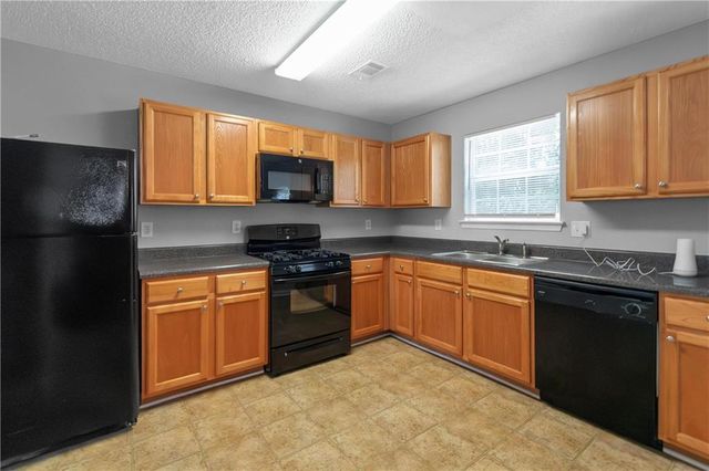 525 Barshay Drive, Covington, GA 30061