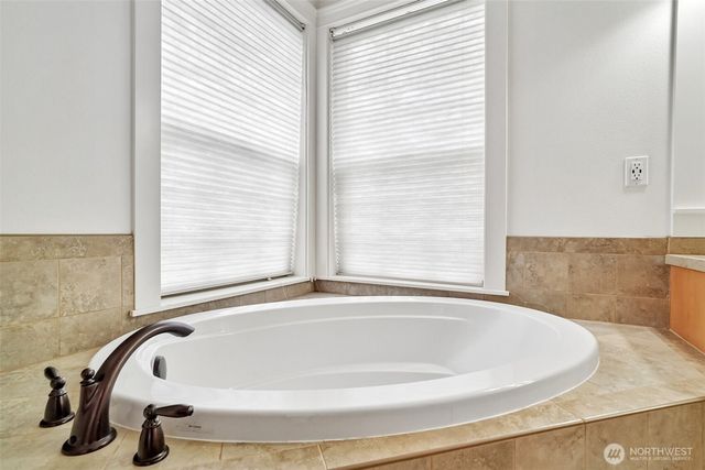 2166 NE Morgan Lane, Issaquah, WA 98029