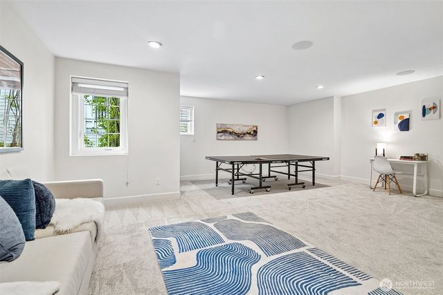 2166 NE Morgan Lane, Issaquah, WA 98029