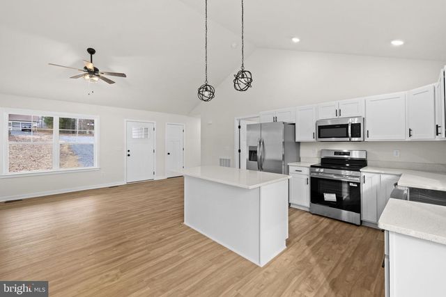 106 NEEDWOOD DR, Ruther Glen, VA 22546