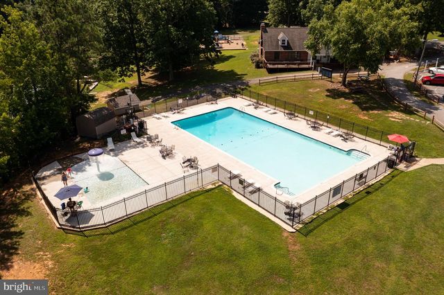 106 NEEDWOOD DR, Ruther Glen, VA 22546