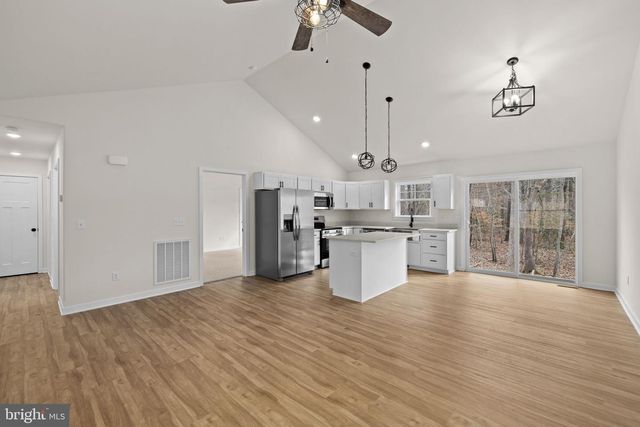 106 NEEDWOOD DR, Ruther Glen, VA 22546