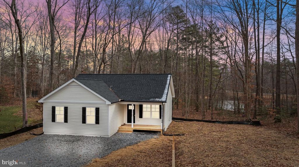 106 NEEDWOOD DR, Ruther Glen, VA 22546