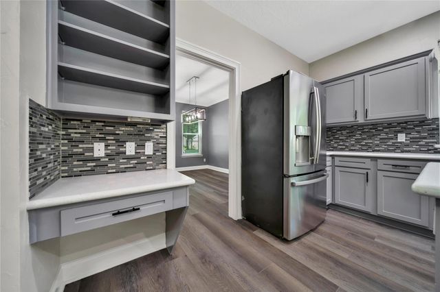 11 Windledge Place, The Woodlands, TX 77381