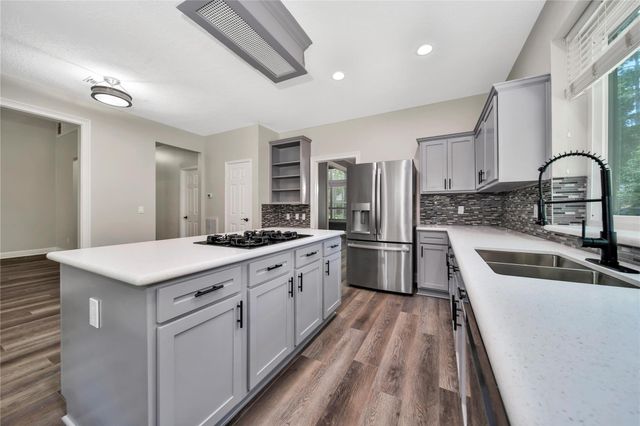 11 Windledge Place, The Woodlands, TX 77381