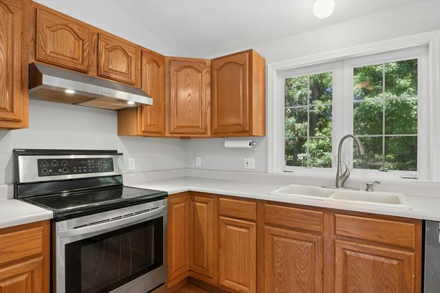42 Wilbur St, Worcester, MA 01606
