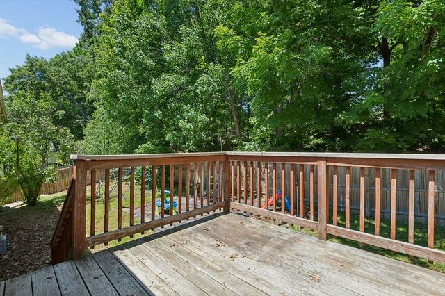 42 Wilbur St, Worcester, MA 01606