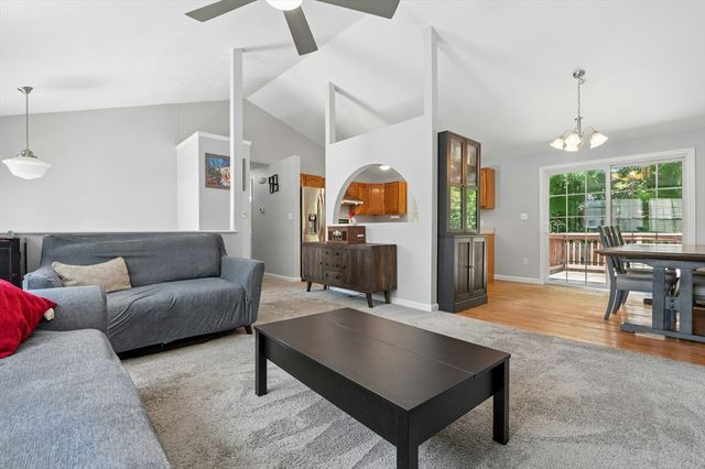 42 Wilbur St, Worcester, MA 01606