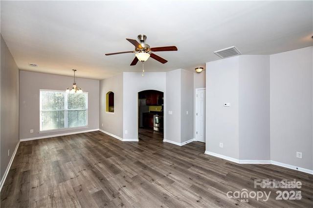 4707 Craigmoss Lane, Charlotte, NC 28278