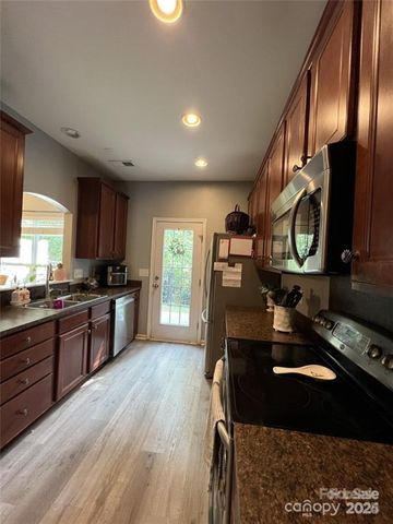 4707 Craigmoss Lane, Charlotte, NC 28278