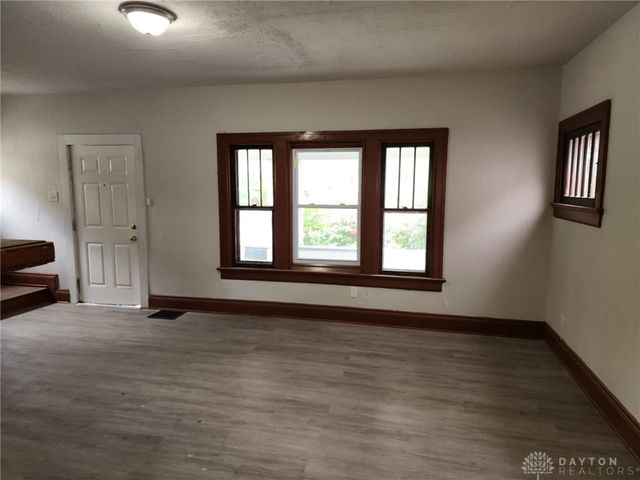 43 Knecht Drive, Dayton, OH 45405