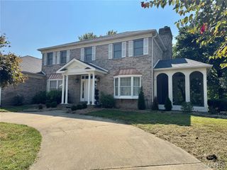 124 Forest Grove Drive, Glen Carbon, IL 62034