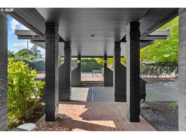 13237 KNAUS Rd, Lake Oswego, OR 97034
