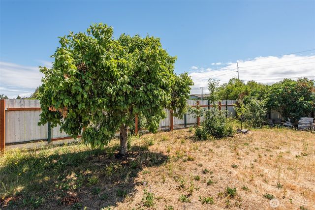 20 Elizabeth Lane, Sequim, WA 98382