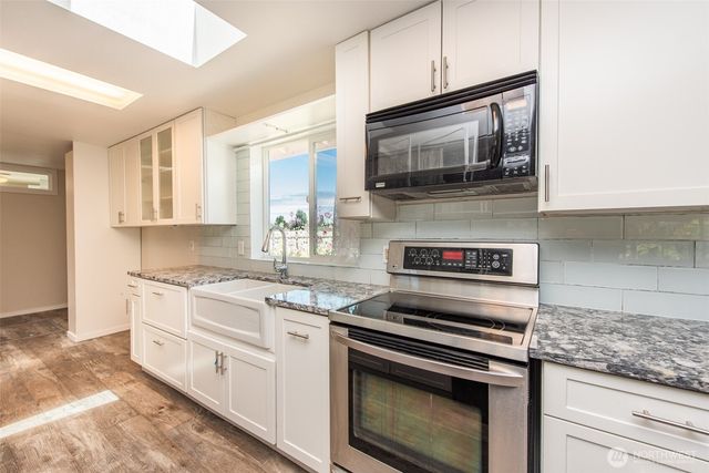 20 Elizabeth Lane, Sequim, WA 98382