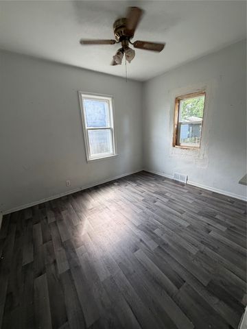 4038 6th Avenue, Des Moines, IA 50313