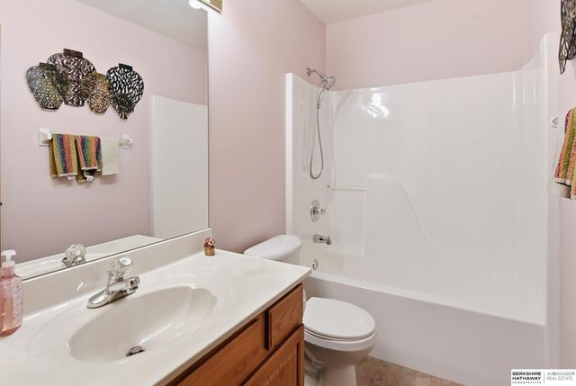 8110 Potter Street, Omaha, NE 68122