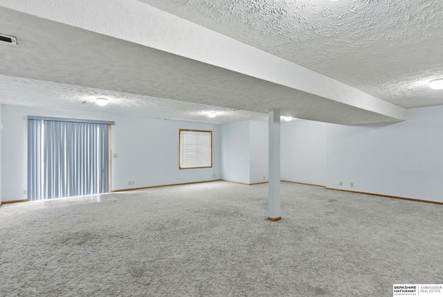 8110 Potter Street, Omaha, NE 68122