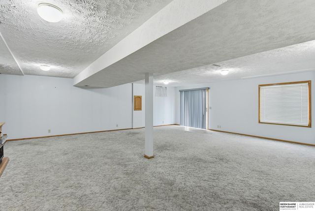 8110 Potter Street, Omaha, NE 68122