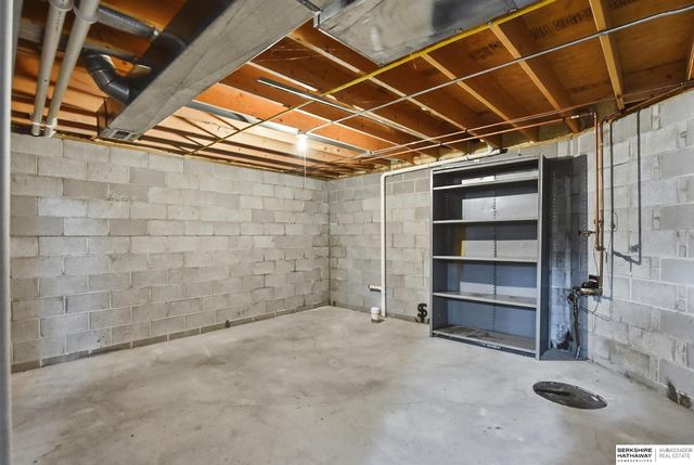 8110 Potter Street, Omaha, NE 68122