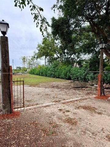 19605 SW 334th St, Homestead, FL 33034