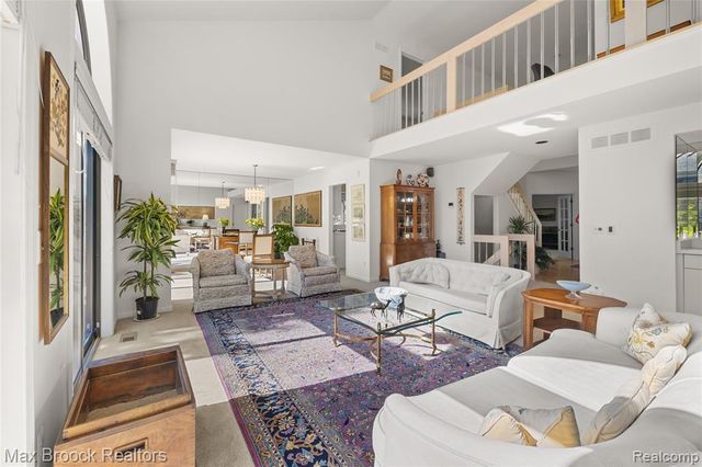 2456 Inglehill Point, Bloomfield Hills, MI 48304