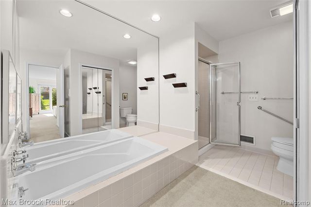 2456 Inglehill Point, Bloomfield Hills, MI 48304