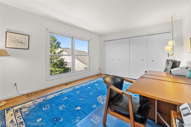 2456 Inglehill Point, Bloomfield Hills, MI 48304