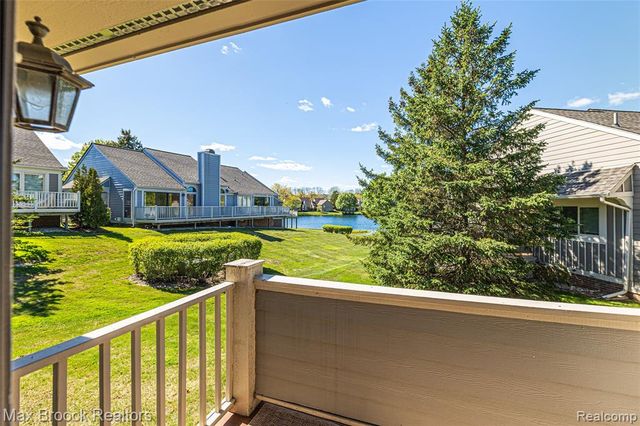 2456 Inglehill Point, Bloomfield Hills, MI 48304