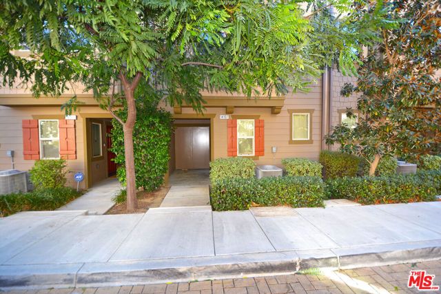 14107 W Birch Lane, Van Nuys (los Angeles), CA 91405
