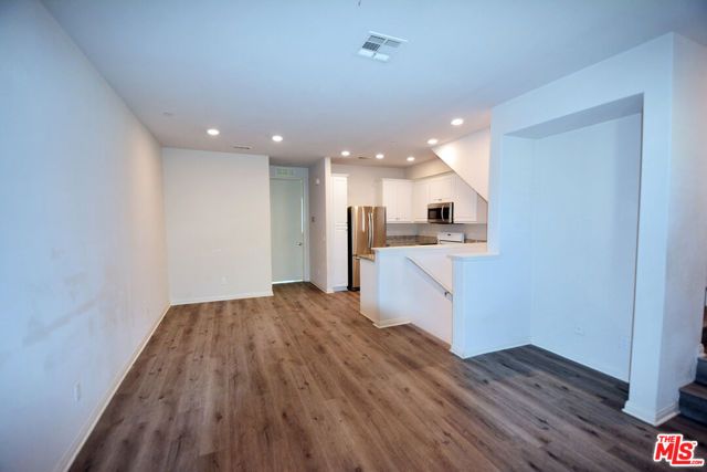 14107 W Birch Lane, Van Nuys (los Angeles), CA 91405