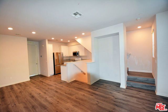 14107 W Birch Lane, Van Nuys (los Angeles), CA 91405