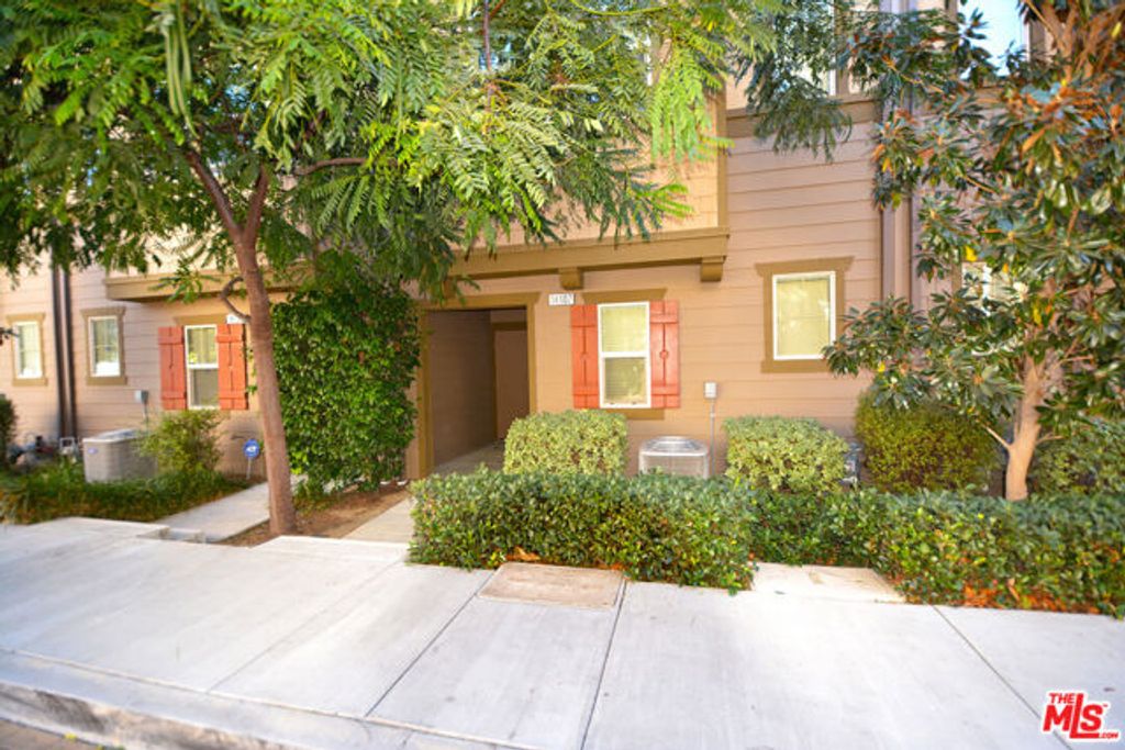 14107 W Birch Lane, Van Nuys (los Angeles), CA 91405