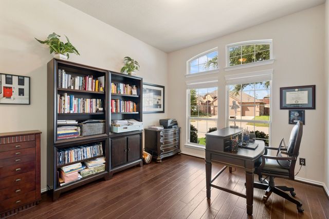 8928 Jewel Flower Drive, Fort Worth, TX 76131