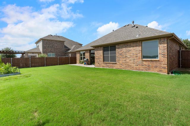 8928 Jewel Flower Drive, Fort Worth, TX 76131