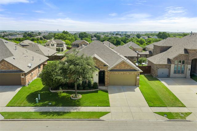 8928 Jewel Flower Drive, Fort Worth, TX 76131