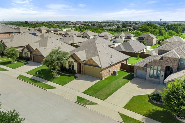 8928 Jewel Flower Drive, Fort Worth, TX 76131